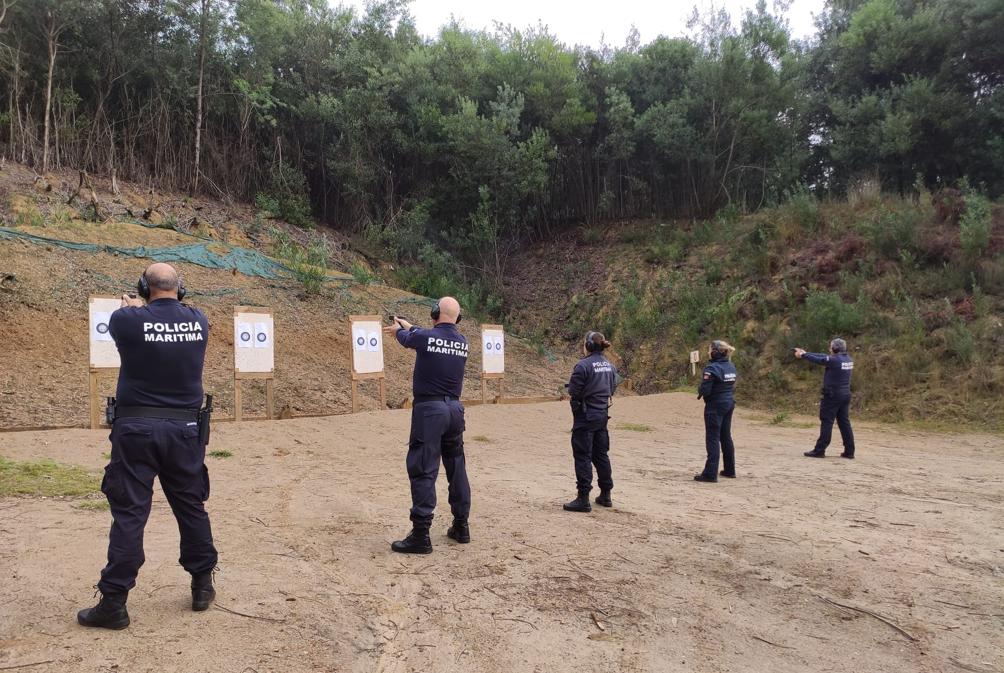 Elementos da Polícia Marítima efetuaram treino de tiro