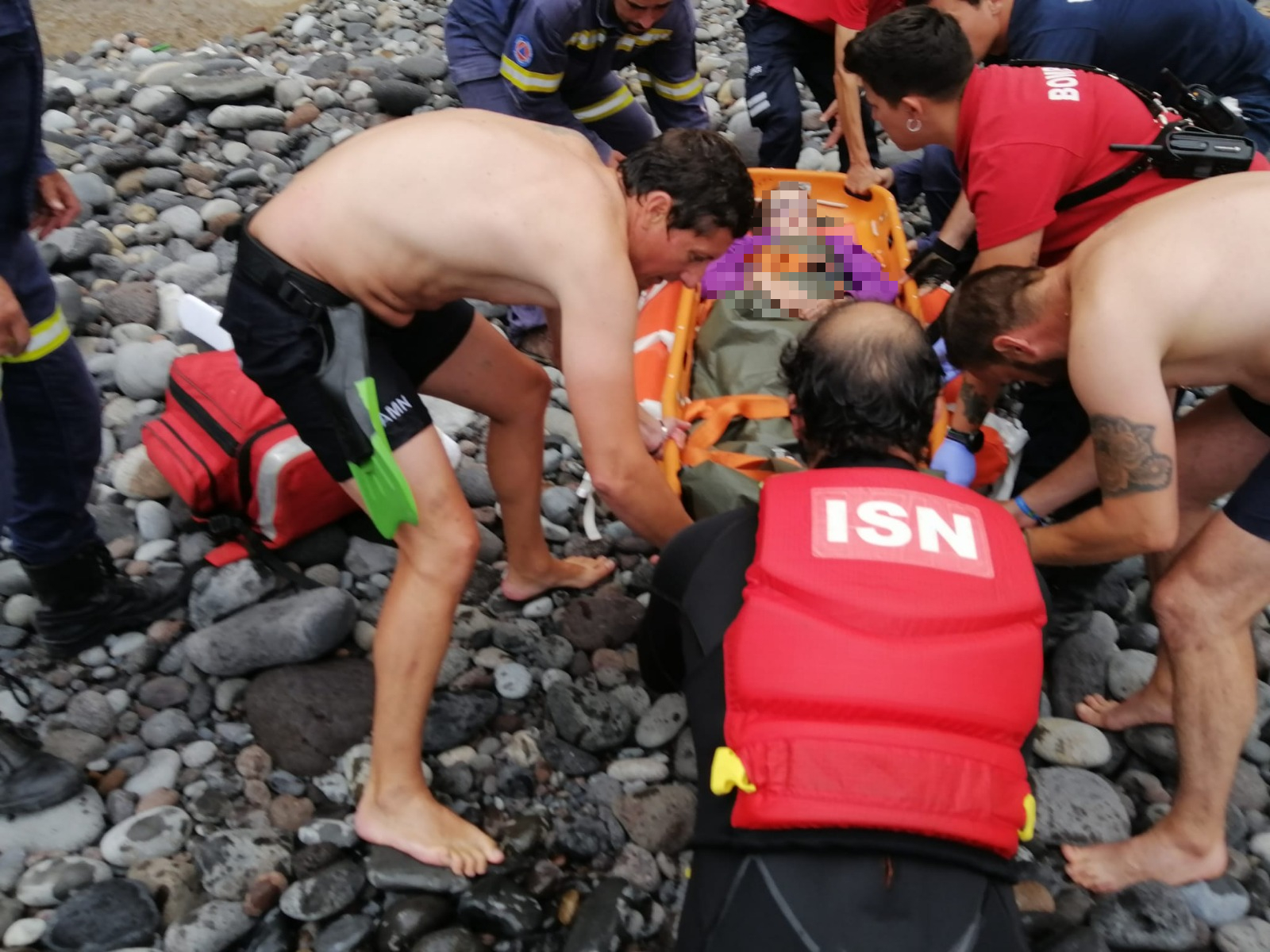 Resgatada jovem após queda acidental na praia da Amora nos Açores