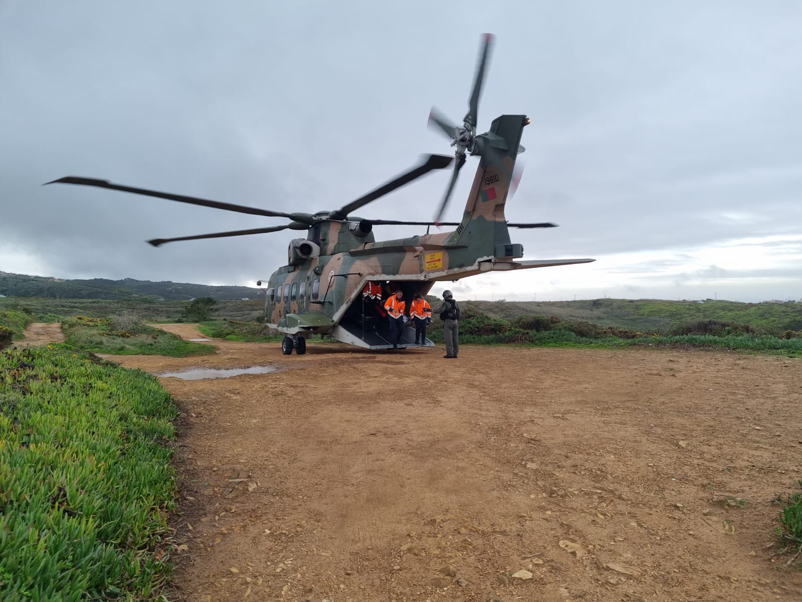 Aeronave da Força Aérea removeu o corpo do local